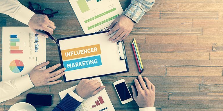 Measuring Influencer Marketing ROI with Social Media Intelligence